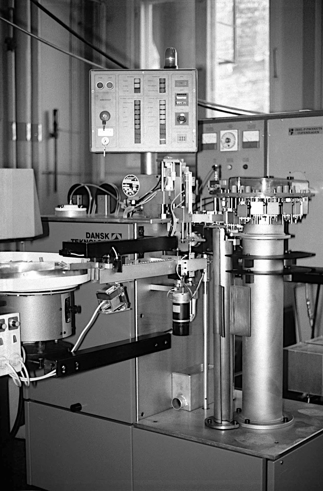 Kateter-automater :  Vi udvikler maskiner til automatisk fremstilling af katetre til brug på hospitaler verden over. De 11 maskiner vi bygger kan producere 50 % af verdens forbrug af katetre. For MAERSK MEDICAL.