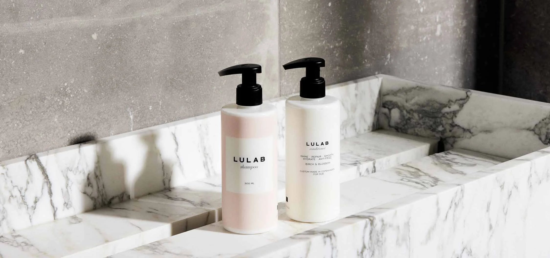 LULAB skræddersyet shampoo og balsam – eksklusiv hårpleje tilpasset dine behov. Danskproduceret hårpleje med naturlige ingredienser for glans, fugt og beskyttelse.
